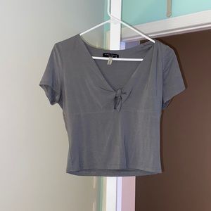 Grey cropped tee